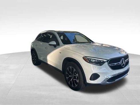 Used 2025 Mercedes-Benz GLC 350e 4MATIC image 7
