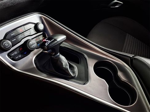 Used 2022 Dodge Challenger GT image 21