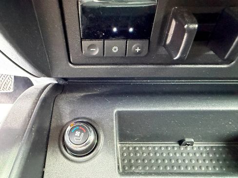 Used 2016 Nissan Titan Platinum Reserve AWD/4WD image 16