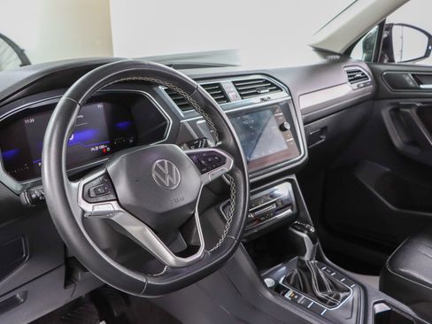 Used 2023 Volkswagen Tiguan SE FWD image 22