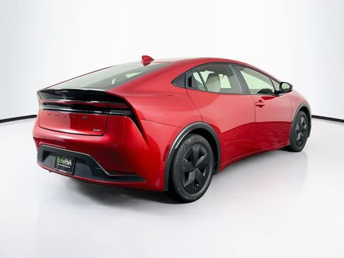 Used 2025 Toyota Prius LE FWD image 9