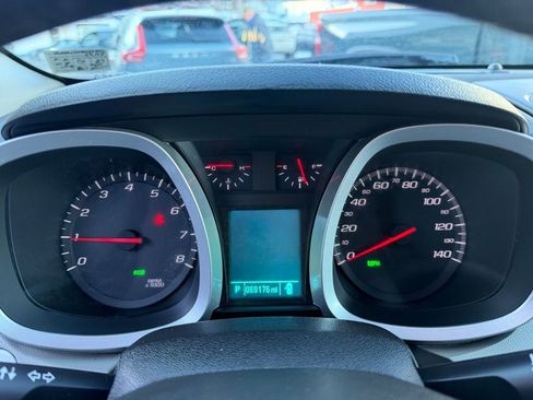 Used 2017 Chevrolet Equinox LT w/ Convenience Package image 16