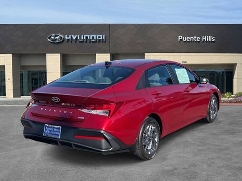 Certified 2024 Hyundai Elantra Blue image 4