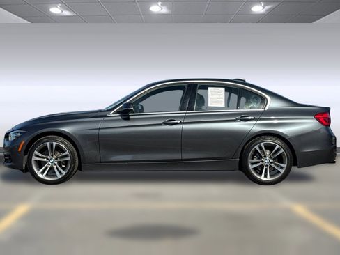 Used 2018 BMW 330i 330i image 2