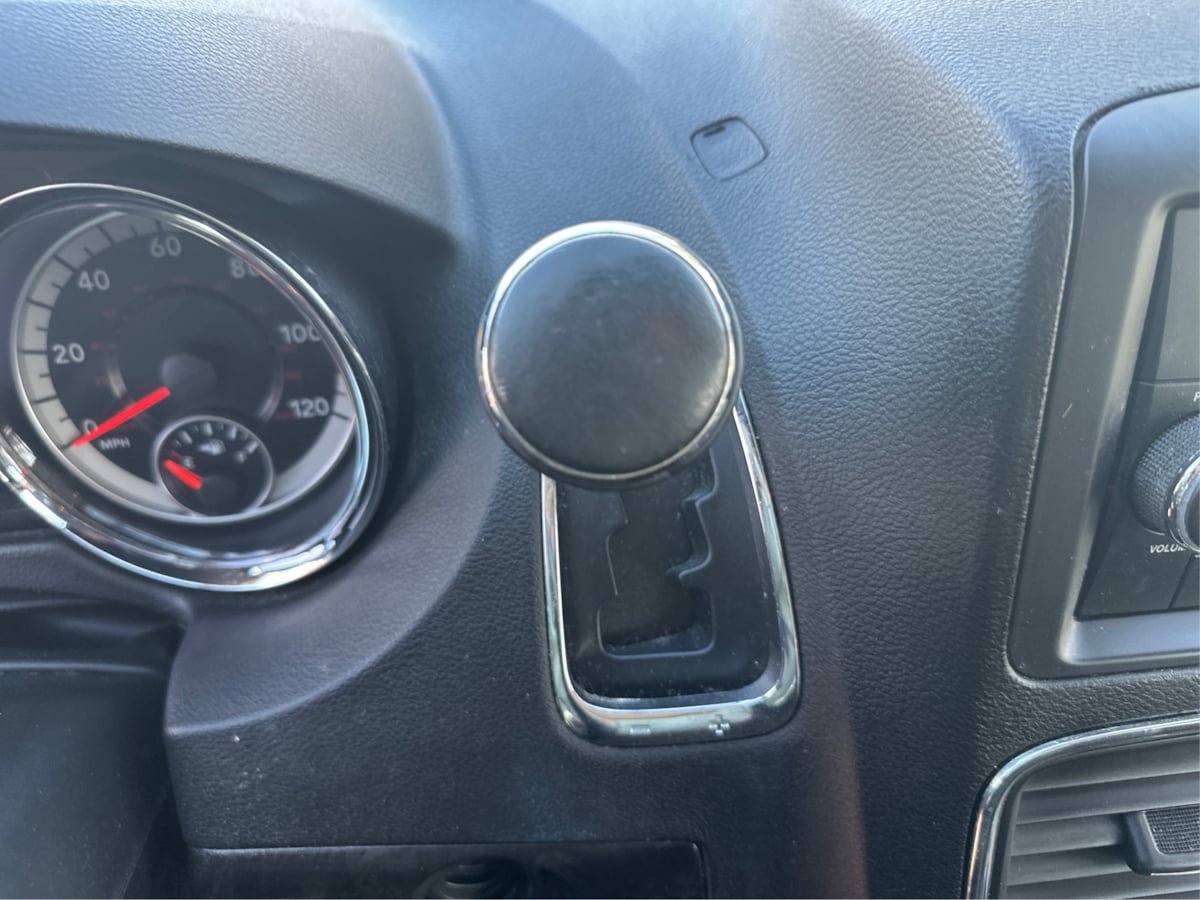 Used 2016 Dodge Grand Caravan American Value Package w/ UConnect Hands-Free Group FWD image 15