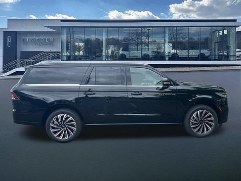 New 2026 Lincoln Navigator L Black Label AWD/4WD image 9