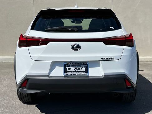 New 2026 Lexus UX 300h FWD image 9