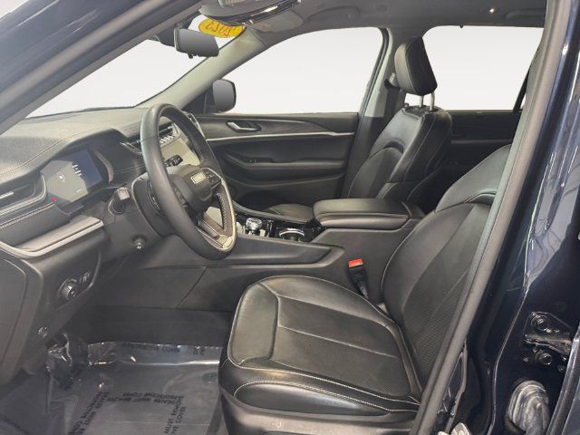 Used 2023 Jeep Grand Cherokee Limited w/ Luxury Tech Group II AWD/4WD image 8