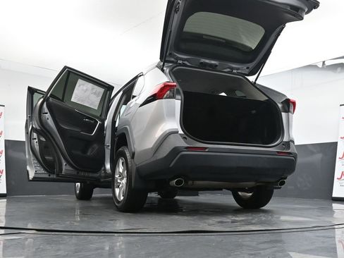 Used 2021 Toyota RAV4 XLE image 46