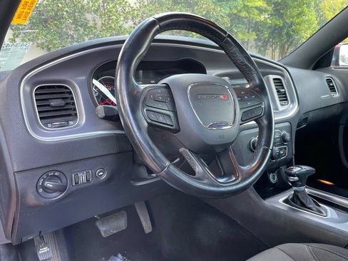 Used 2022 Dodge Charger SXT RWD image 10