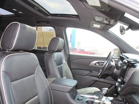 Used 2022 Chevrolet Traverse Premier w/ Redline Edition FWD image 15