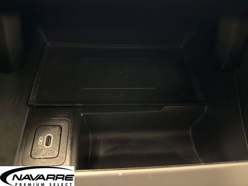 Used 2025 Land Rover Range Rover Velar Dynamic SE image 23