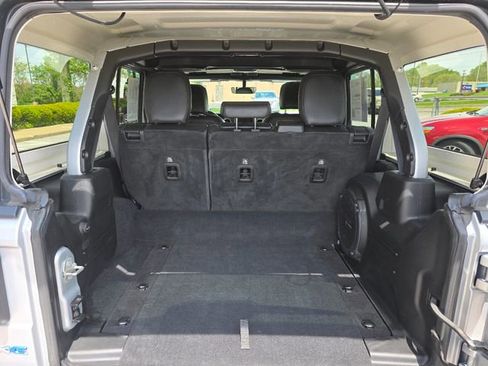 Used 2023 Jeep Wrangler Unlimited Sahara AWD/4WD image 18