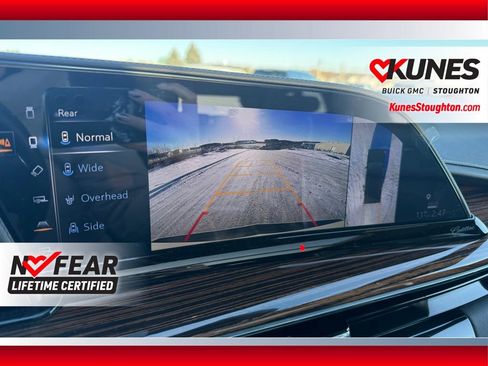 Used 2024 Cadillac Escalade ESV Premium Luxury image 32