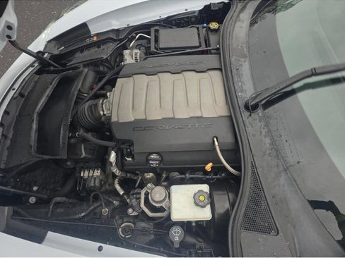 Used 2019 Chevrolet Corvette Stingray Coupe w/ 1LT image 18