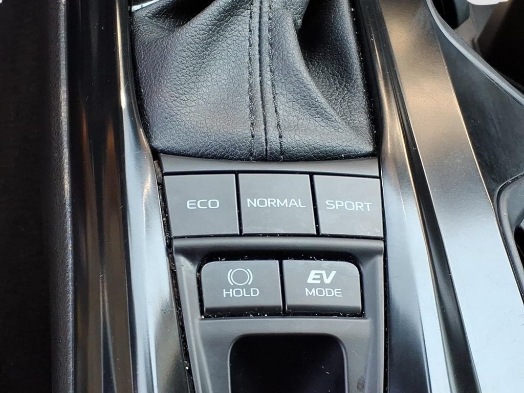 Used 2025 Toyota Camry SE FWD image 21