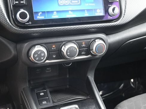 Used 2024 Nissan Kicks SV FWD image 16