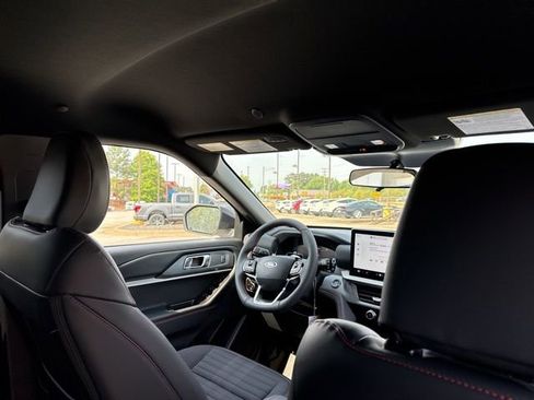 New 2026 Ford Explorer ST-Line image 18
