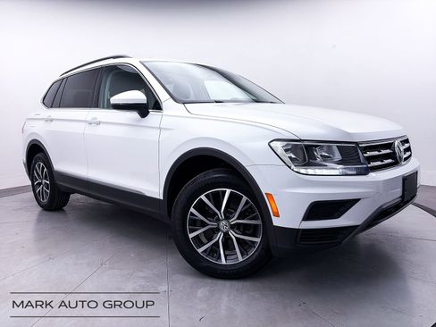 Used 2020 Volkswagen Tiguan SE w/ Panoramic Sunroof Package AWD/4WD image 1