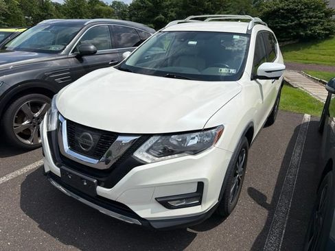 Used 2017 Nissan Rogue SL AWD/4WD image 2
