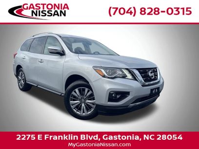 Used 2020 Nissan Pathfinder SV