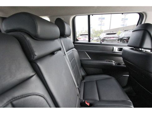Used 2025 Hyundai Santa Fe Limited FWD image 13