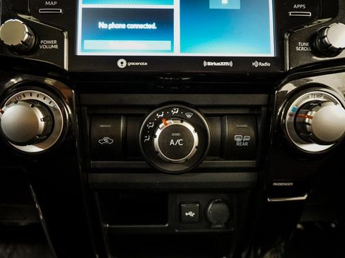 Used 2022 Toyota 4Runner TRD Off-Road image 39