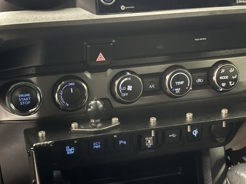 Used 2020 Toyota Tacoma TRD Off-Road image 25