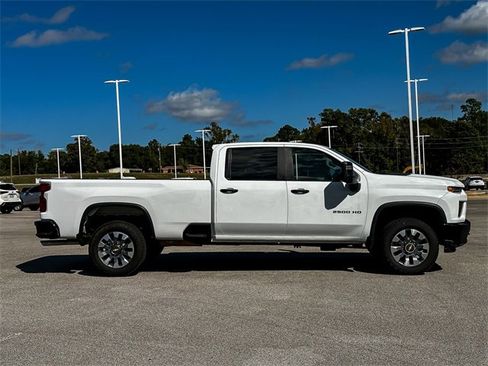 Used 2022 Chevrolet Silverado 2500 Custom w/ Custom Convenience Package image 9