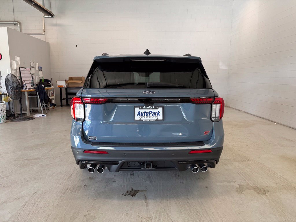 Certified 2025 Ford Explorer ST AWD/4WD image 6