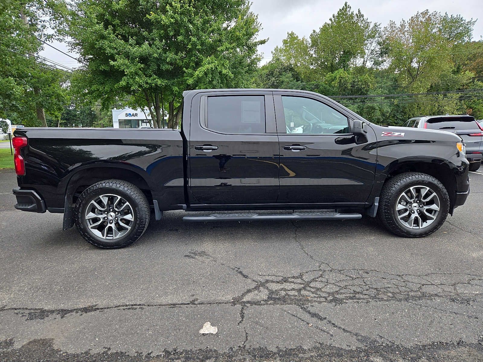 Used 2024 Chevrolet Silverado 1500 RST w/ Z71 Off-Road Package AWD/4WD image 7