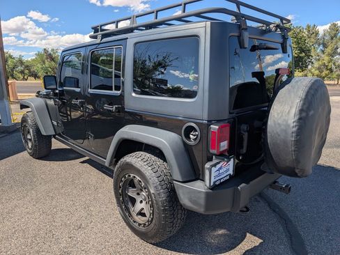 Used 2014 Jeep Wrangler Unlimited Rubicon w/ Connectivity Group AWD/4WD image 3