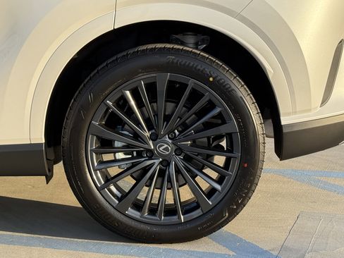 New 2026 Lexus RX 450h AWD image 15