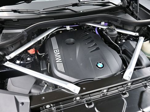 Used 2024 BMW X5 xDrive40i w/ M Sport Package image 37