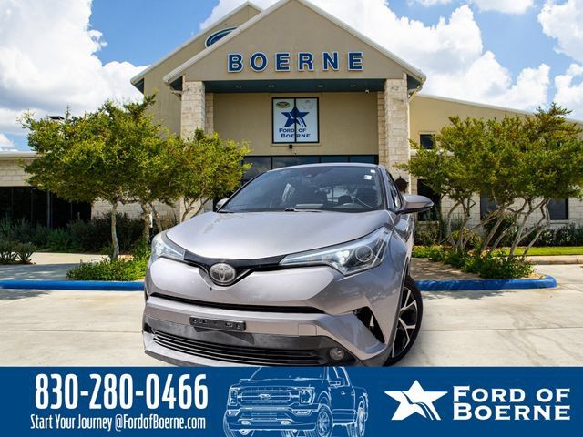 Used 2018 Toyota C-HR XLE FWD image 1
