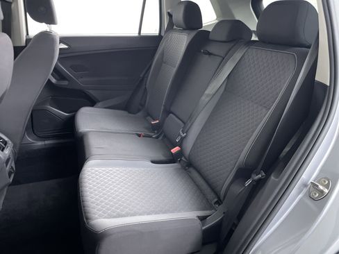 Used 2021 Volkswagen Tiguan S image 19