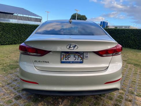 Used 2017 Hyundai Elantra SE FWD image 6