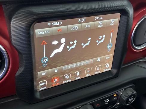 Used 2022 Jeep Wrangler Rubicon AWD/4WD image 34