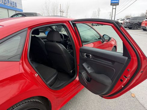 Used 2022 Honda Civic Sport image 14