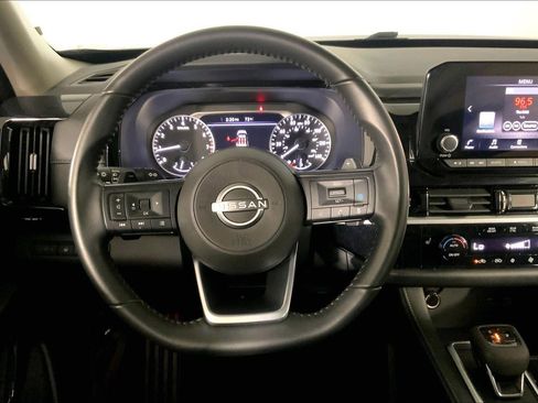 Used 2025 Nissan Pathfinder SV AWD/4WD image 5