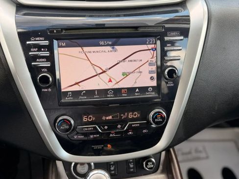 Used 2017 Nissan Murano SL w/ Cargo Package FWD image 9