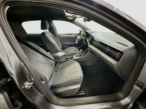 Used 2025 Volkswagen Jetta Sport FWD image 31