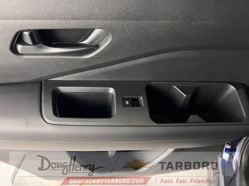 Used 2025 Nissan Pathfinder SV FWD image 31