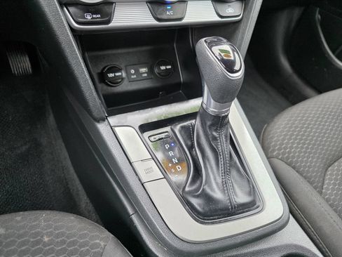 Used 2019 Hyundai Elantra SEL FWD image 17