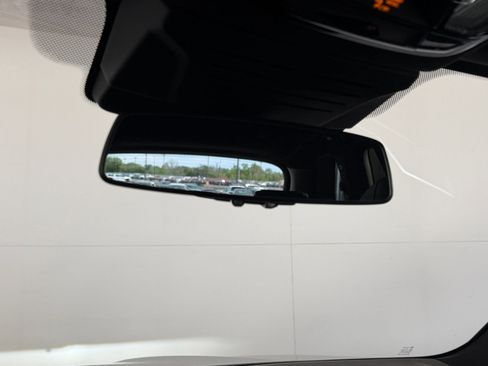 Used 2025 BMW X5 xDrive50e w/ Premium Package image 19