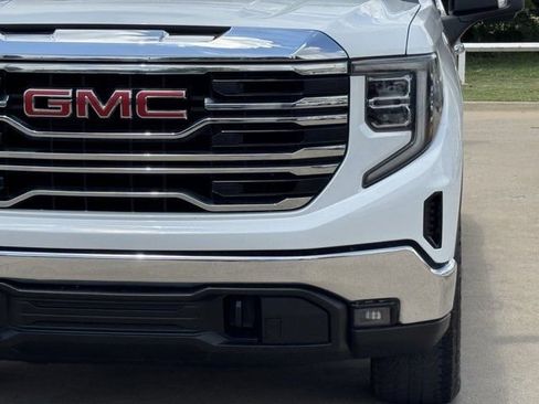 Used 2023 GMC Sierra 1500 SLT w/ SLT Premium Package AWD/4WD image 10