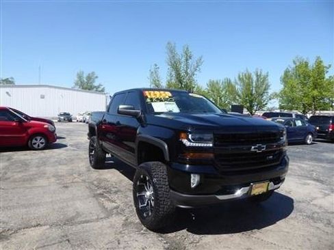 Used 2017 Chevrolet Silverado 1500 LT w/ All Star Edition AWD/4WD image 4