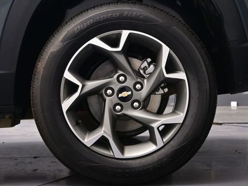 Used 2025 Chevrolet Trax LT w/ Driver Confidence Package FWD image 35