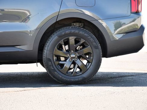 Used 2021 Kia Sorento S AWD/4WD image 11