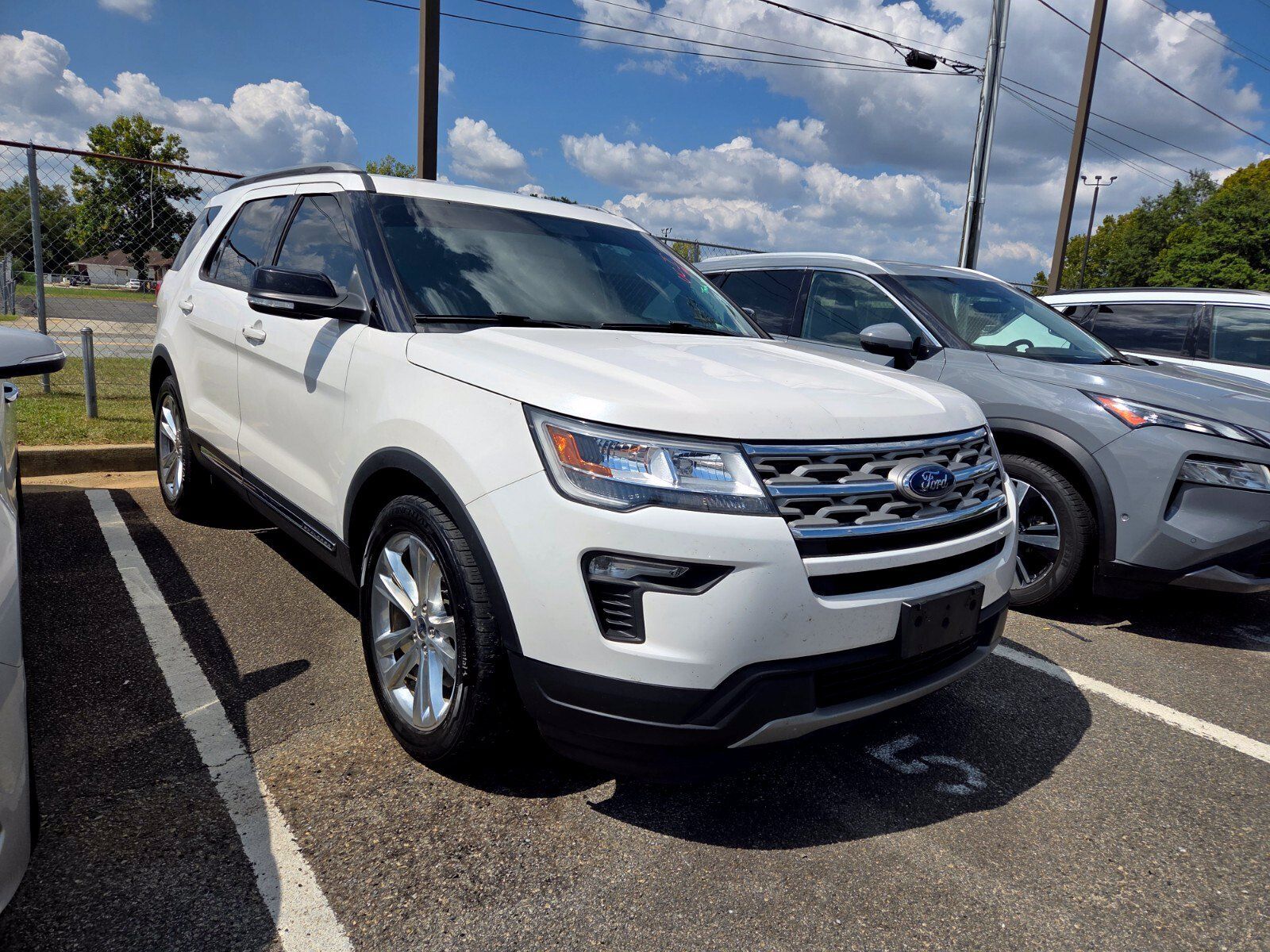 Used 2018 Ford Explorer XLT w/ Equipment Group 201A FWD image 1